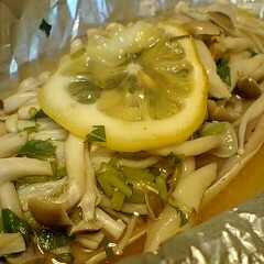 รูปของ サッパリ美味しい★魚ときのこの蒸し物