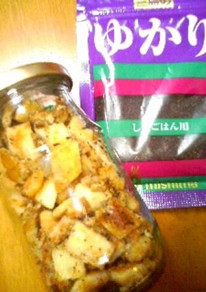 食パンの耳+ゆかり=「ゆかりんとう」-レシピのメイン写真