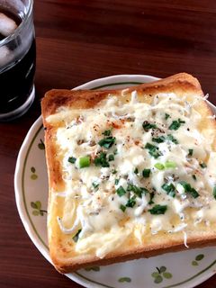 しらすとチーズのトースト-レシピのメイン写真