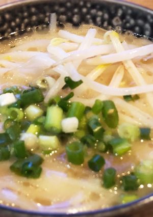 豚足の煮汁で！すっきり濃厚 豚骨ラーメン-レシピのメイン写真