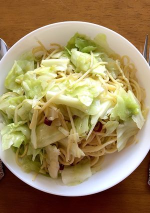 休日楽キッチン♪キャベツのペペロンチーノ-レシピのメイン写真