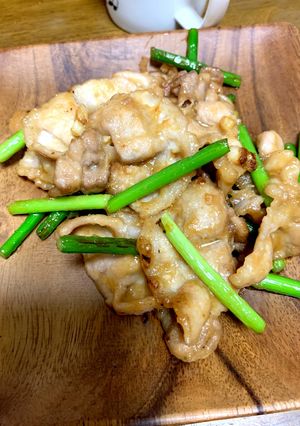 豚バラ肉とニンニクの芽の味噌バター炒め-レシピのメイン写真