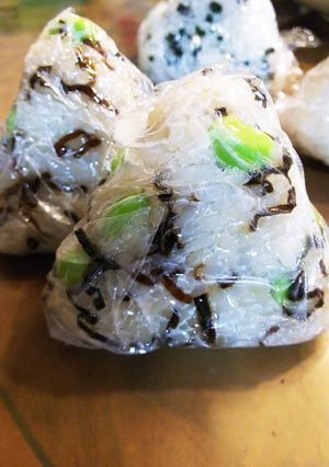 枝豆塩こんぶおにぎり！-レシピのメイン写真