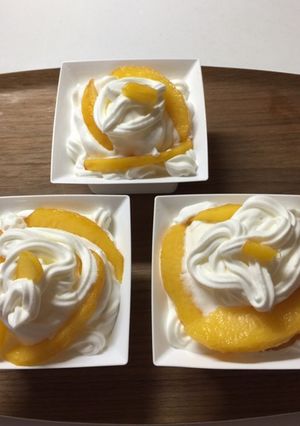 ミルクプリン生クリームと黄桃でアレンジ-レシピのメイン写真