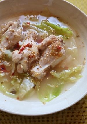 梅干しで疲労回復♪鶏手羽元の塩スープ-レシピのメイン写真