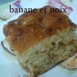 バナナキャラメルソースと胡桃のケーキ