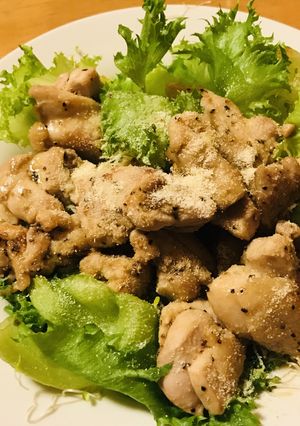 鶏もも肉の塩スパイス炒め●サラダ盛り-レシピのメイン写真