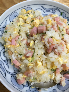 魚肉ソーセージと卵のチャーハン-レシピのメイン写真