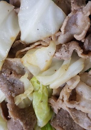 材料2つ！簡単豚とキャベツの炒め物-レシピのメイン写真