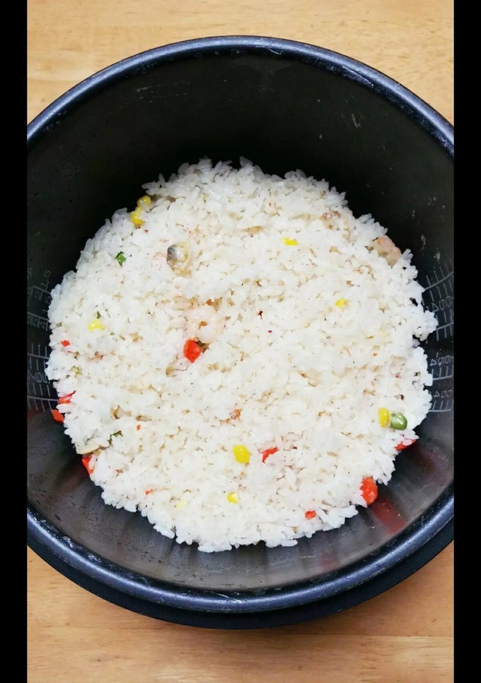 コンソメ(海鮮)ピラフ　簡単　炊飯器-レシピのメイン写真