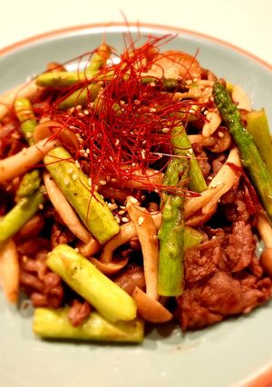 お弁当にも♡牛肉アスパラしめじバター炒め-レシピのメイン写真