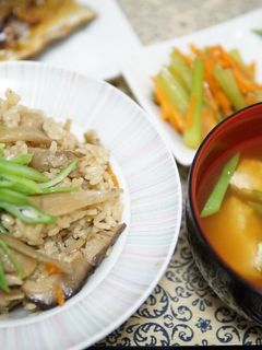 きのこたっぷり鶏ごぼうご飯-レシピのメイン写真