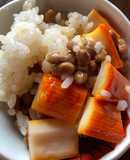 納豆とみかん味カニカマまご飯