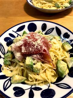 簡単!アボカドと生ハム♡クリームパスタ-レシピのメイン写真