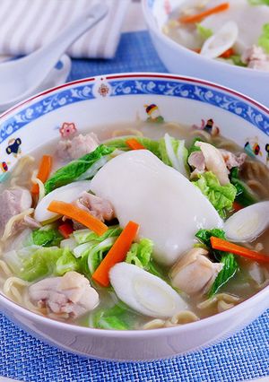 餅入り鶏塩ちゃんこ風煮込みラーメン-レシピのメイン写真