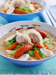 餃子&ウインナーのとんこつ煮込みラーメン-レシピのメイン写真