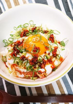 簡単☆ラー油&ネギのせハムエッグ丼♪-レシピのメイン写真