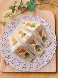 可愛く手作り♡彩りフルーツサンド-レシピのメイン写真