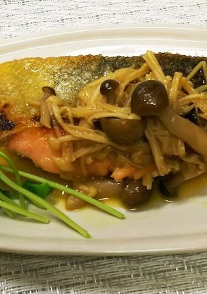 鮭ときのこのめんつゆバターソテー-レシピのメイン写真