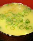 玉子一個が摂れるかき玉味噌汁