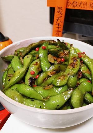 焦がし醤油のガリバタペッパー焼き枝豆！-レシピのメイン写真