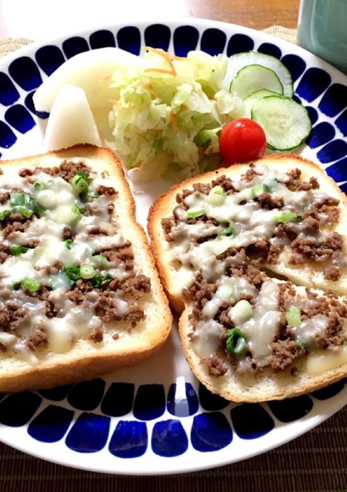 簡単！速攻！肉そぼろのトースト-レシピのメイン写真