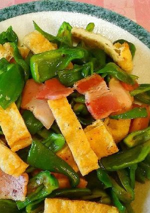 ピーマンと揚げとベーコンの炒め物-レシピのメイン写真