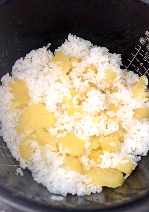 子ども大好き!ほっこりお芋ご飯☆-レシピのメイン写真