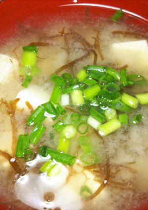 豆腐ともずくのお味噌汁-レシピのメイン写真