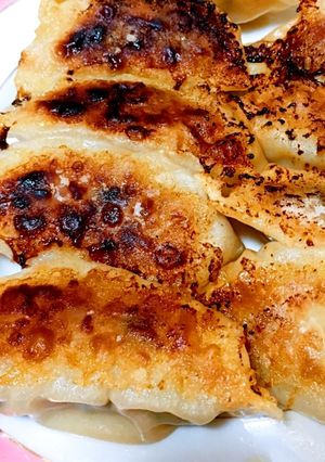 味にうるさい夫も満足餃子!-レシピのメイン写真