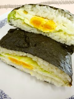 目玉焼きのおにぎらず-レシピのメイン写真