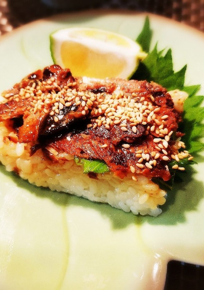 簡単 秋刀魚の蒲焼き缶 de 押し寿司-レシピのメイン写真