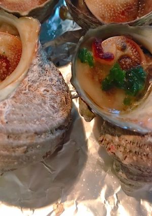 オリーブオイルとにんにくで！サザエ壷焼き-レシピのメイン写真