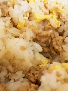 卵と鶏そぼろの2色丼-レシピのメイン写真