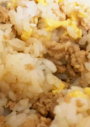 卵と鶏そぼろの2色丼-レシピのメイン写真