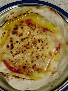 餃子の皮で作る!簡単ピザ風パリパリチーズ-レシピのメイン写真