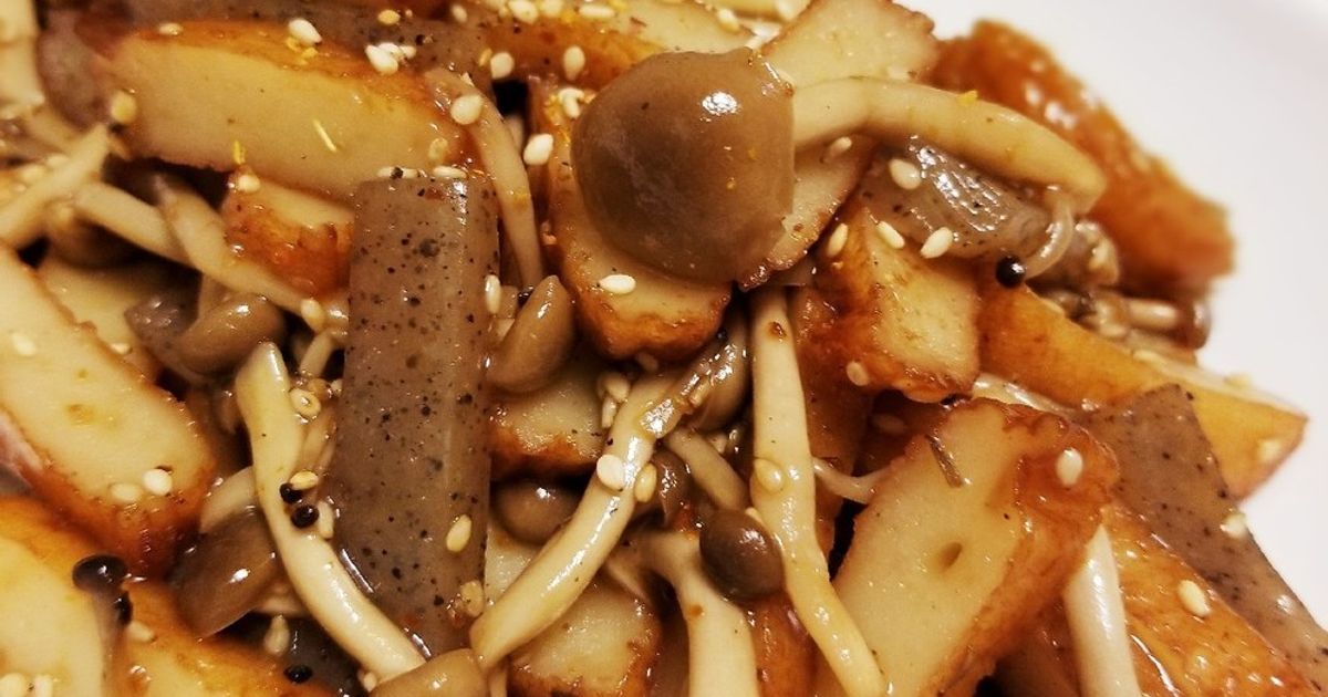 ご飯が進む⭐しめじと薩摩揚げのピリ甘辛⭐ by ムマコ 【クックパッド