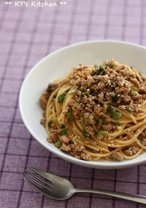 ピリ辛ひき肉のネギごまパスタ-レシピのメイン写真