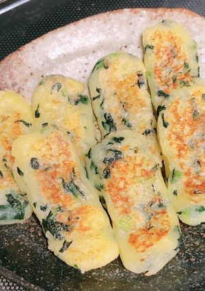 つかみ食べ＊小松菜とじゃがいものおやき-レシピのメイン写真