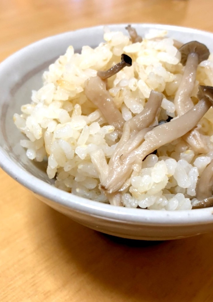 簡単◎しめじと塩麹の炊き込みご飯-レシピのメイン写真