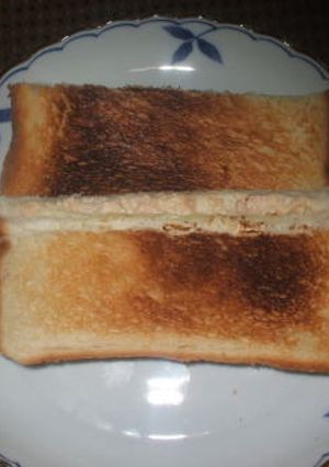 ツナマヨネーズのホットチーズサンド-レシピのメイン写真
