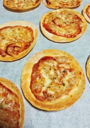 簡単!餃子の皮ピザ-レシピのメイン写真