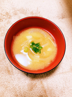 じゃがいもと玉ねぎの味噌汁-レシピのメイン写真