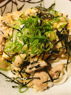 鶏むね肉の●ぶっかけ系親子うどん-レシピのメイン写真