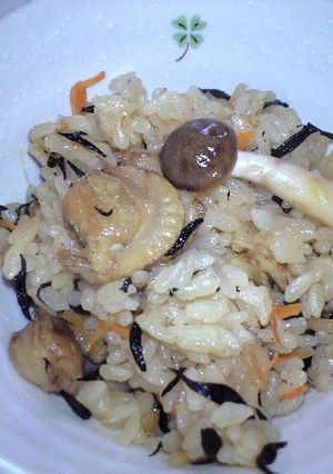 ベビーホタテとひじきの炊き込みご飯-レシピのメイン写真
