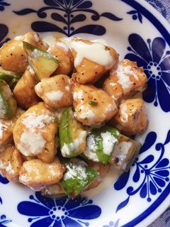 照り焼きチキンとアボカドのマヨソースがけ-レシピのメイン写真