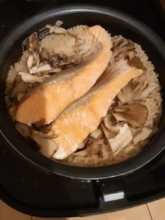 鮭と舞茸の炊き込みご飯-レシピのメイン写真