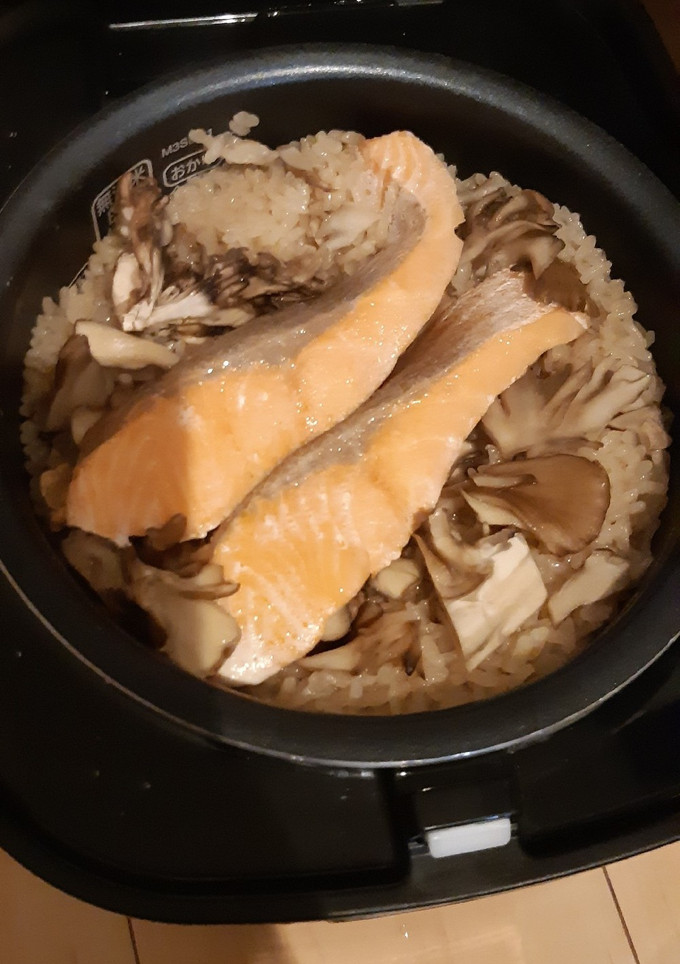 鮭と舞茸の炊き込みご飯-レシピのメイン写真