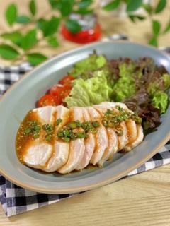 焼肉のタレで旨楽☆レンジ蒸し鶏でよだれ鶏-レシピのメイン写真