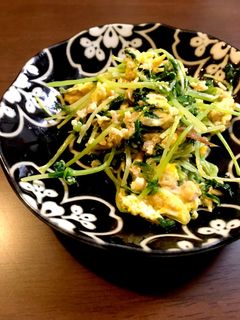 豆苗のにんじんしりしり風炒め-レシピのメイン写真